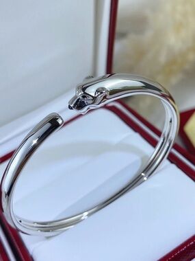 Panthère Silver Cat Head Cuff Bracelet